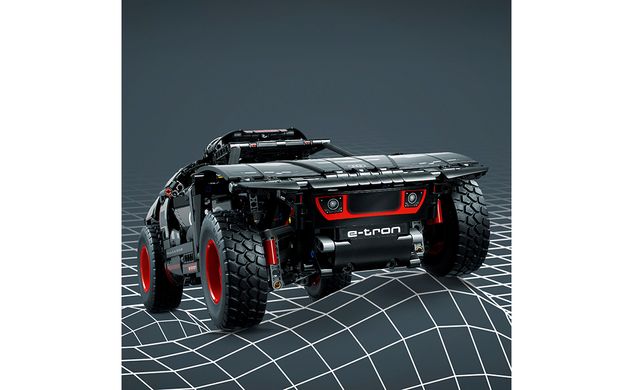 Конструктор LEGO Technic Audi RS Q e-tron