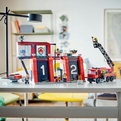 Набір LEGO City Пожежне депо з пожежною машиною