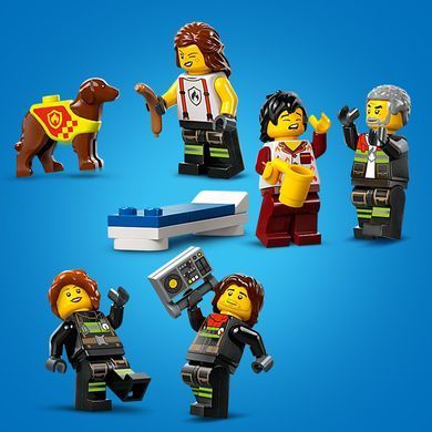 Набір LEGO City Пожежне депо з пожежною машиною