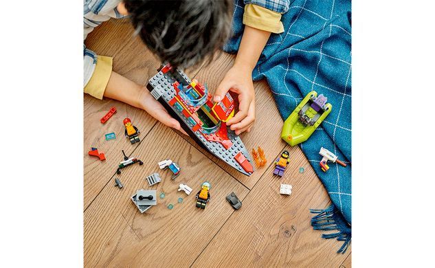 Конструктор LEGO City Човен пожежної бригади