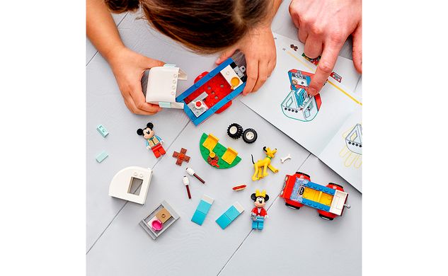 Конструктор LEGO Mickey and Friends Микки Маус и Минни Маус за городом