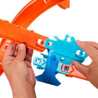 Моторизований трек "Крутий стрибок" серії "Track Creator" Hot Wheels