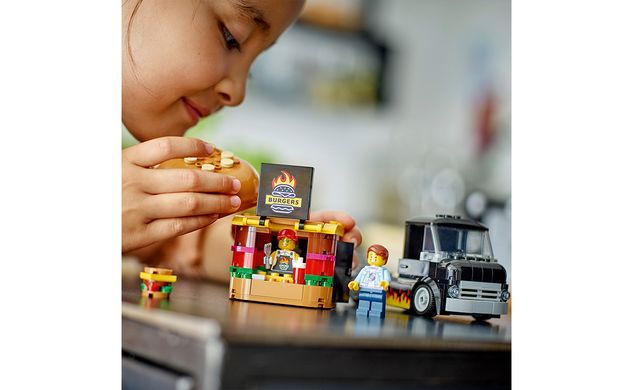 Конструктор LEGO City Вантажівка з гамбургерами