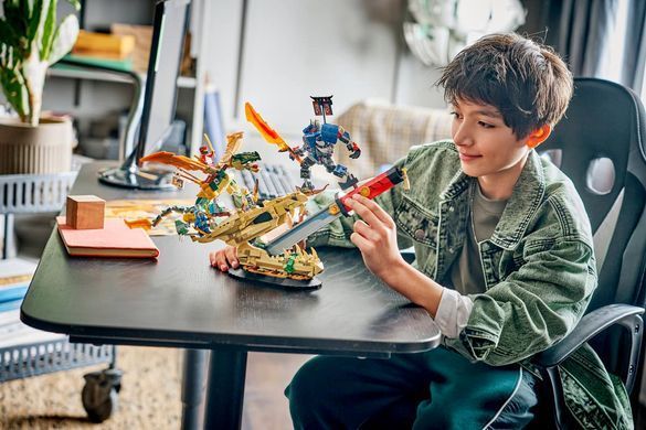 Набір LEGO NINJAGO&reg; Битва біля черепа Дракона з мечем