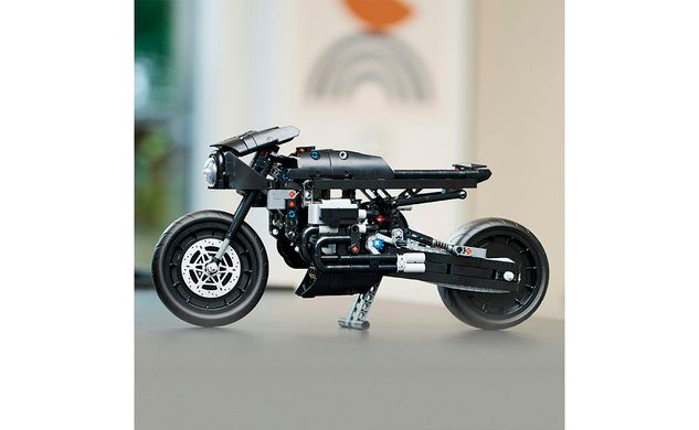 Конструктор LEGO Technic Бетмен: Бетцикл