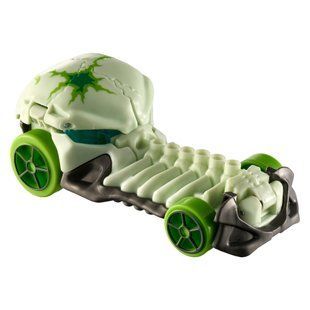 Збільшена машинка з мультсеріалу "Газуй" в масштабі 1:32 Hot Wheels (в ас.)