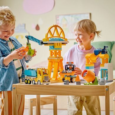 Набір LEGO DUPLO Town 3-в-1 Будівельний майданчик і техніка