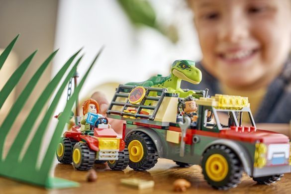Конструктор LEGO&reg; Jurassic World Вантажівка для перевезення молодого тиранозавра