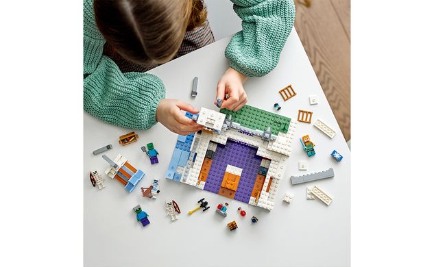 Конструктор LEGO Minecraft Ледяной замок