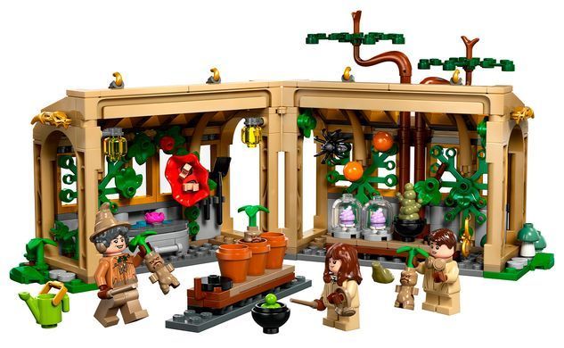 Конструктор LEGO Harry Potter Замок Гогвортс: урок гербології