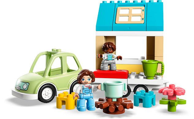 Конструктор LEGO DUPLO Town Сімейний будинок на колесах
