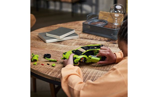 Конструктор LEGO Technic Lamborghini Huracan Tecnica