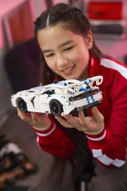 Конструктор LEGO&reg; Technic Спортивний автомобіль Dodge Viper GTS-R