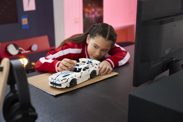 Конструктор LEGO&reg; Technic Спортивний автомобіль Dodge Viper GTS-R