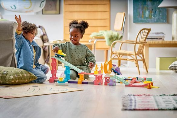 Конструктор LEGO DUPLO 3 в 1 Цікаві гірки та трампліни з автомобілями
