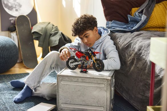 Конструктор LEGO&reg; Technic Мотоцикл Ducati Desmo450 MX Factory