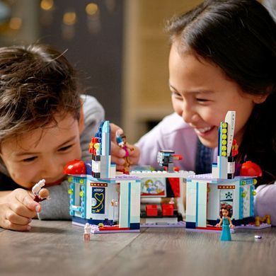 Конструктор LEGO Friends "Кінотеатр у Хартлейк-Сіті"